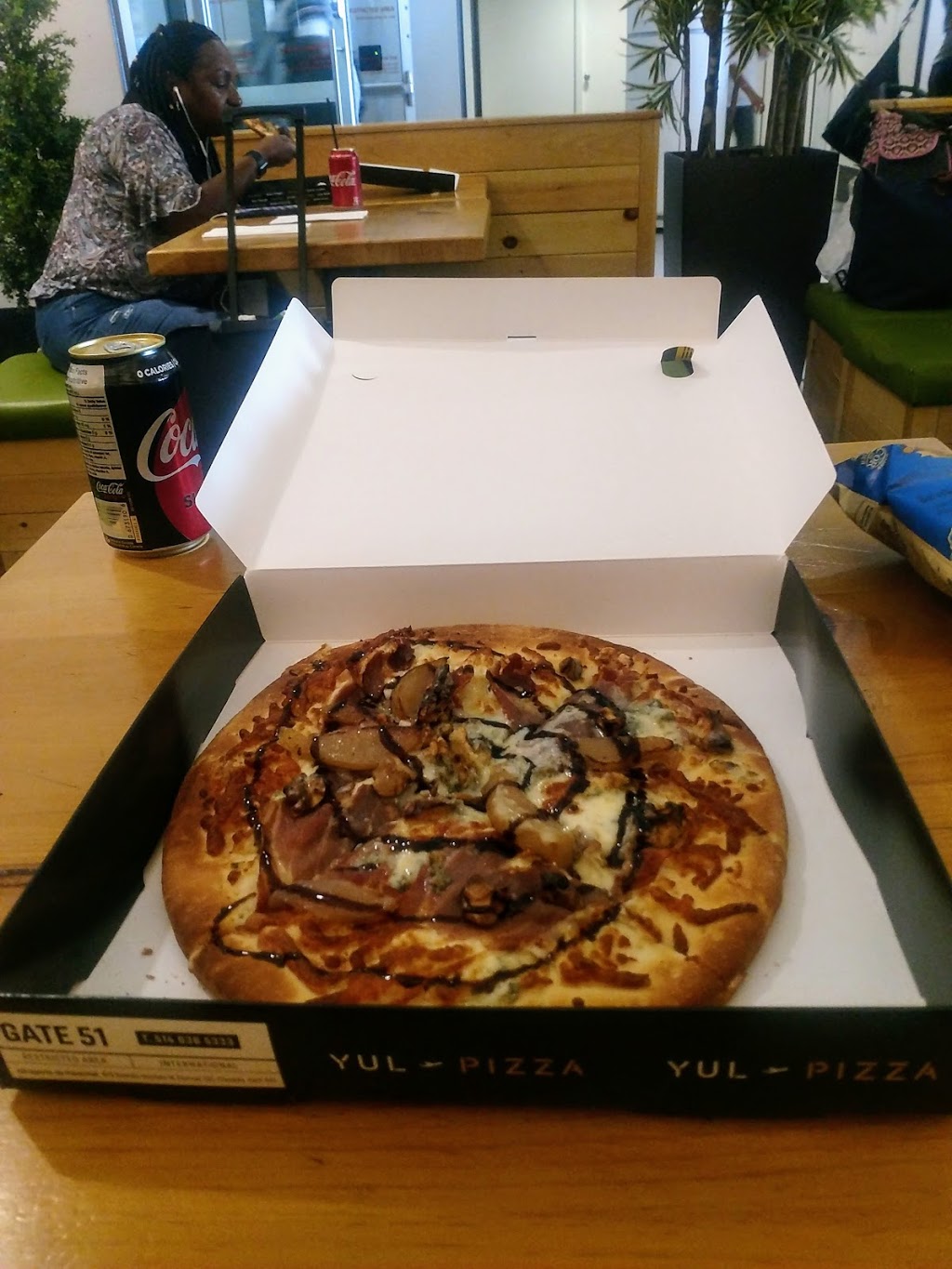 YUL Pizza International Porte 51 | 975 boul. Roméo-Vachon N, Dorval, QC H4Y 1H1, Canada | Phone: (514) 631-6134