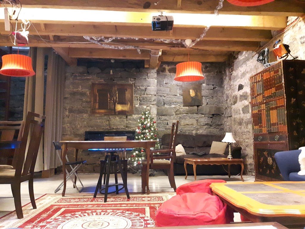 LOrbite | 406 Rue Notre-Dame Est, Montréal, QC H2Y 1C8, Canada | Phone: (514) 844-5274