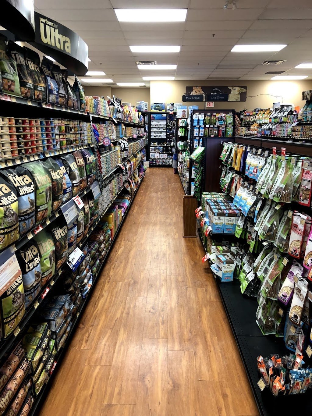 Pet Valu | 556 Montréal Rd, Ottawa, ON K1K 0T9, Canada | Phone: (613) 749-9277