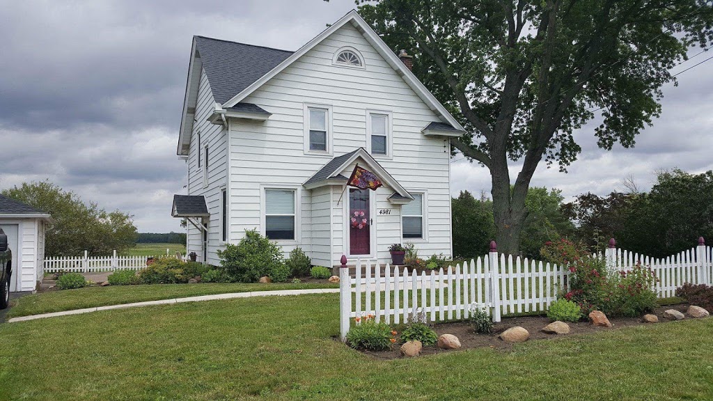 Wolf Ridge Guest House | 4981 Ridge Rd, Lockport, NY 14094, USA | Phone: (716) 479-1412
