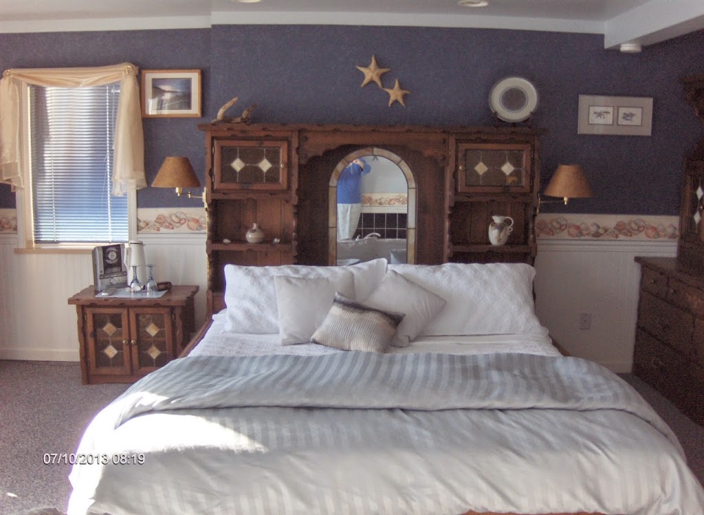 Beach House Salt Spring Bed & Breakfast | 369 Isabella Point Rd, Salt Spring Island, BC V8K 1V4, Canada | Phone: (888) 653-6334