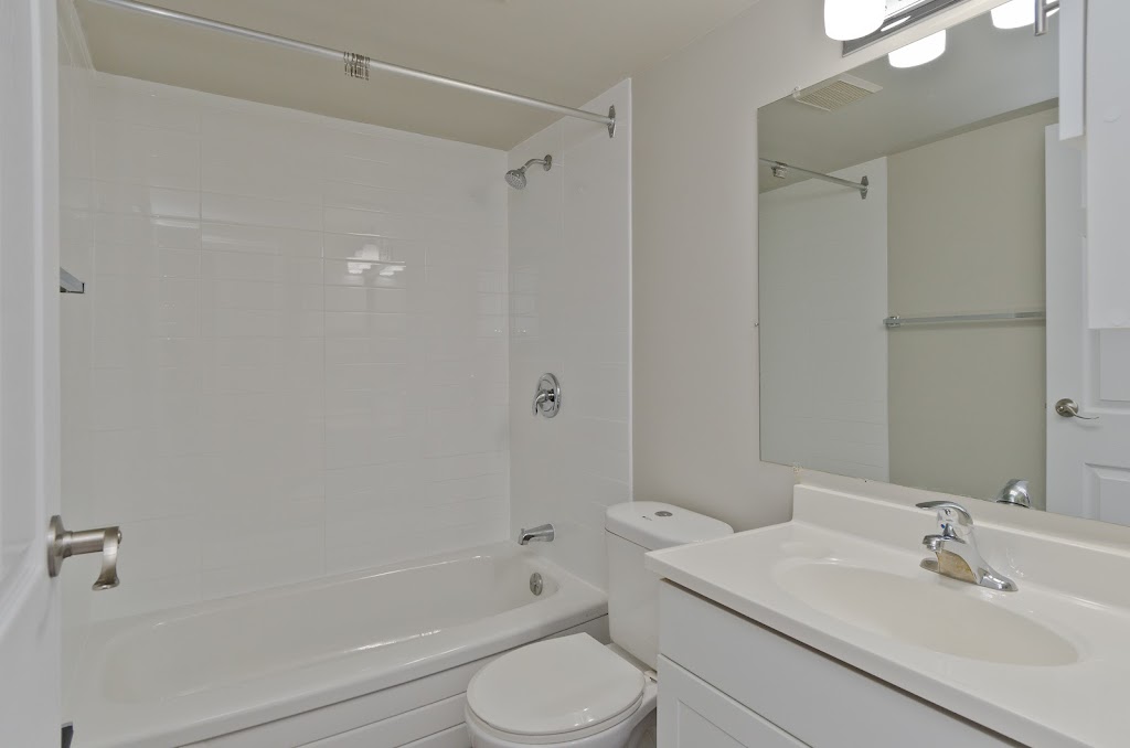 Cedar Ridge Apartments | 135 Lynnview Rd SE, Calgary, AB T2C 2G6, Canada | Phone: (403) 279-8681