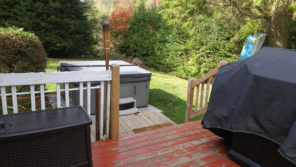 Chalet Tournesol | 455-459 Chemin Bellerose, Cleveland, QC J0B, Canada