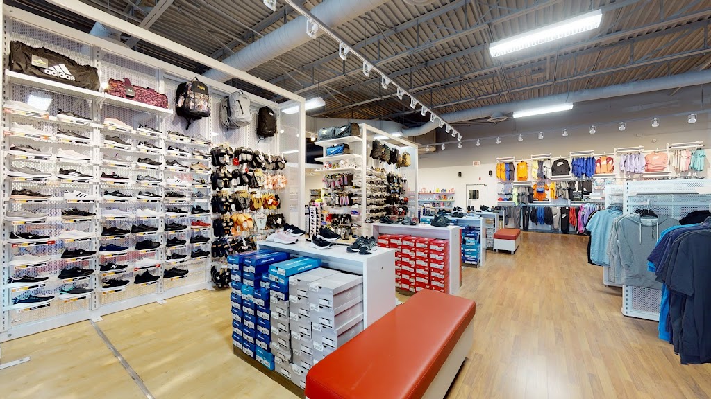 Chaussures Pop & Go Sport | 522 Bd Sir-Wilfrid-Laurier, Beloeil, QC J3G 4H9, Canada | Phone: (450) 446-4769