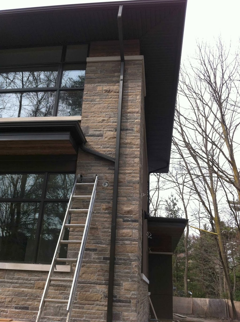 Can-Mar Aluminum | EAVESTROUGH INSTALLATION | 3053 Patrick Crescent, Mississauga, ON L5N 3H3, Canada | Phone: (905) 616-3330
