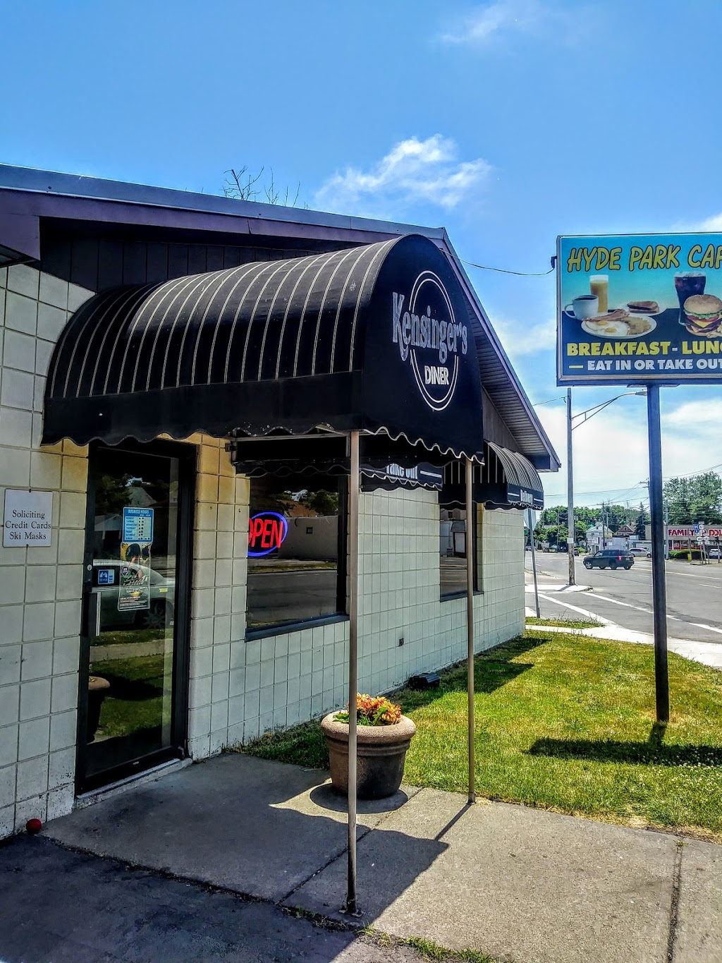 Hyde Park Café | 2301 Hyde Park Blvd, Niagara Falls, NY 14305, USA | Phone: (716) 297-7687