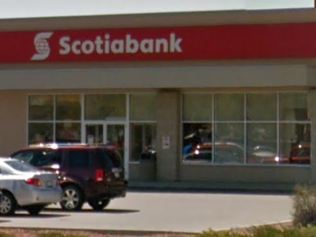 Scotiabank Place Park & Ride Lot | Cyclone Taylor Blvd, Kanata, ON K2V 1C8, Canada