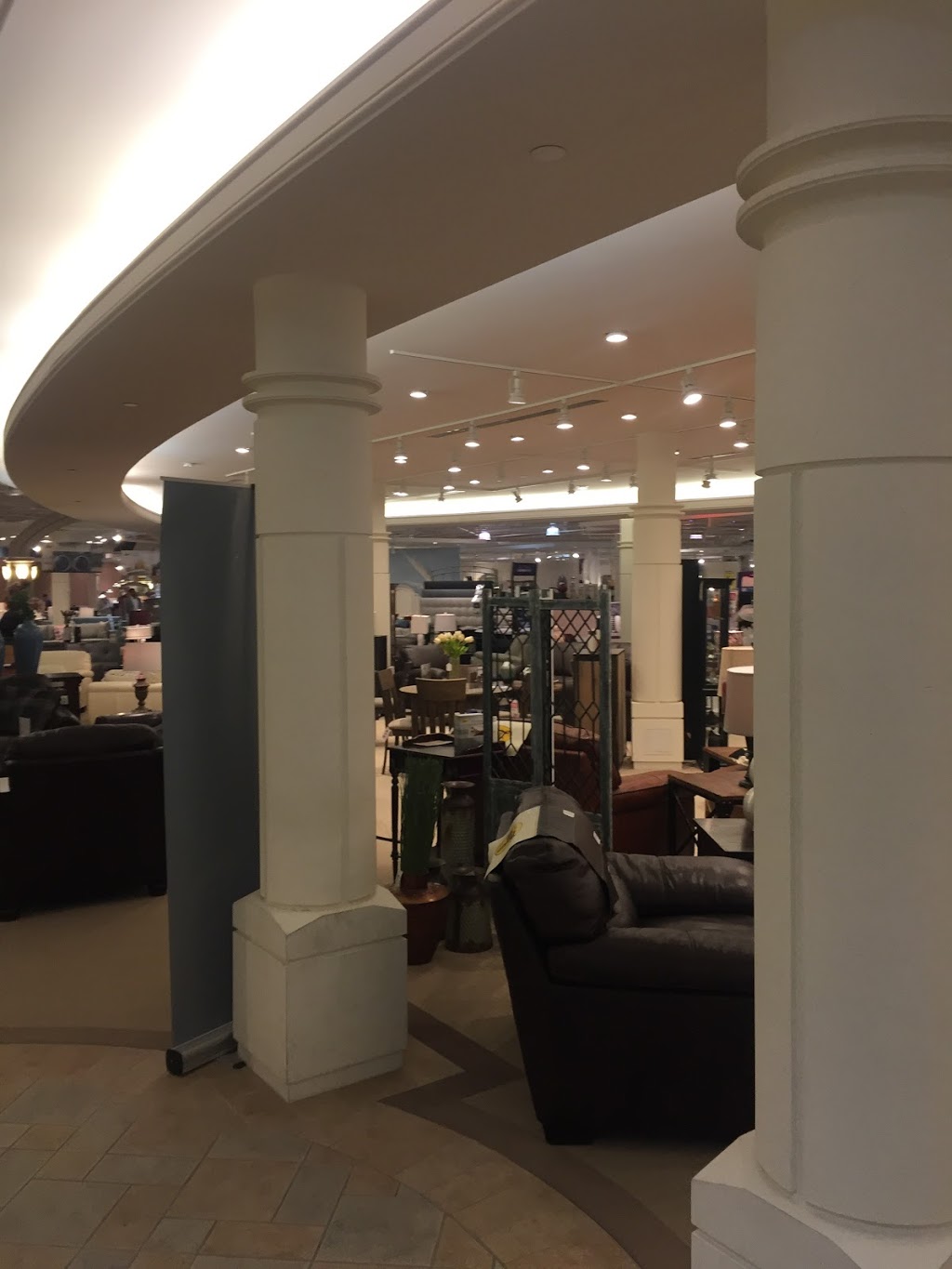 Leons Furniture | 2000 Boulevard Daniel-Johnson, Laval, QC H7T 1A3, Canada | Phone: (450) 688-3851