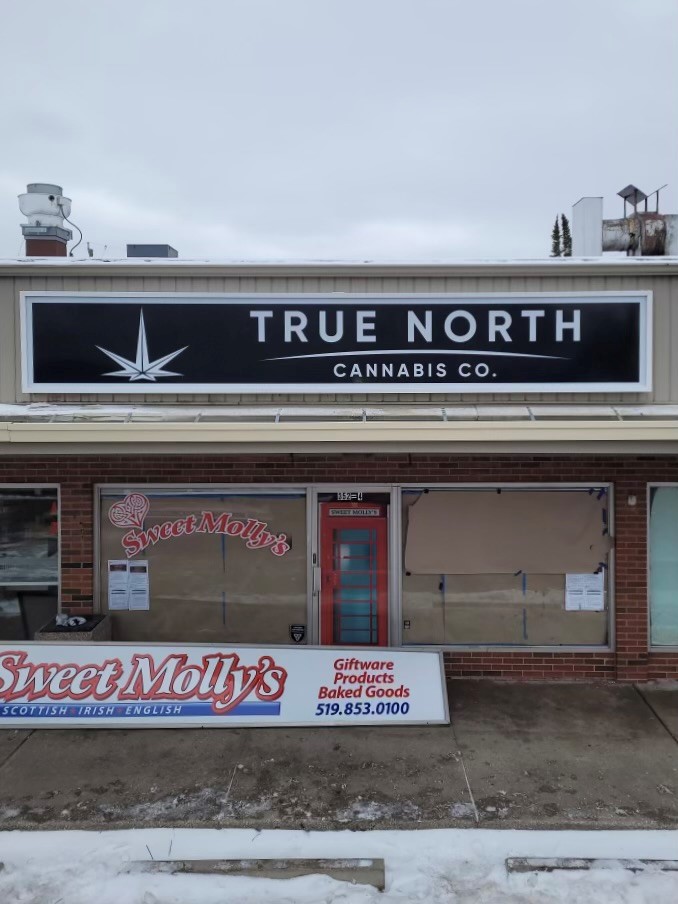 Elevated Signs Inc. | 1117 Colborne St E, Brantford, ON N3S 0H4, Canada | Phone: (519) 771-9792
