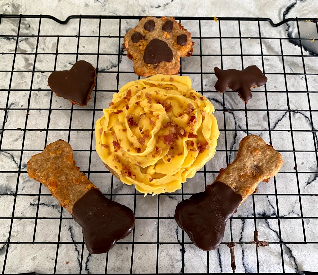 Paws Barkery Ltd. | 9 Dunes Dr, Wasaga Beach, ON L9Z 2X2, Canada | Phone: (647) 980-3593