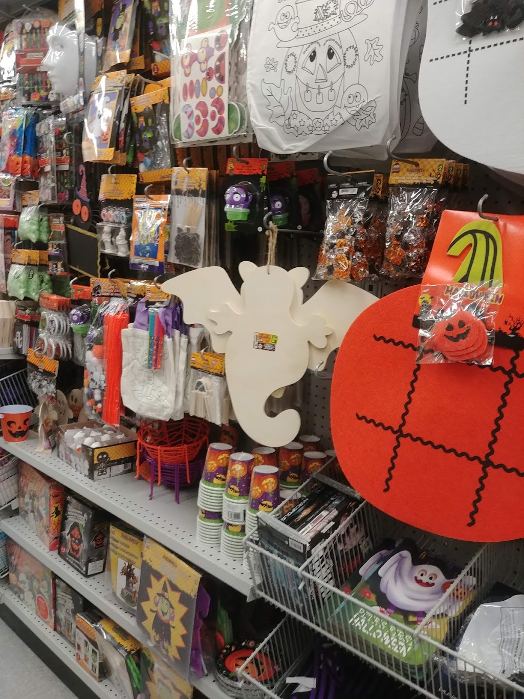 Dollarama | 110 Rue Queen, Sherbrooke, QC J1M 1J6, Canada | Phone: (819) 566-2731