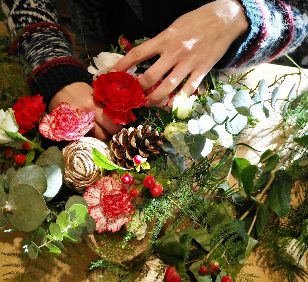 Des Fleurs et Des Soins | 539 Boulevard Rosemont, Montréal, QC H2S 1Z4, Canada | Phone: (514) 270-2555