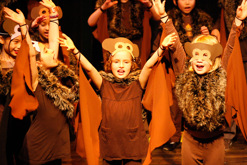 Lights Up Musical Theatre Schools - Richmond | St Annes Anglican Church, 4071 Francis Rd, Richmond, BC V7C 1J8, Canada | Phone: (888) 502-5253
