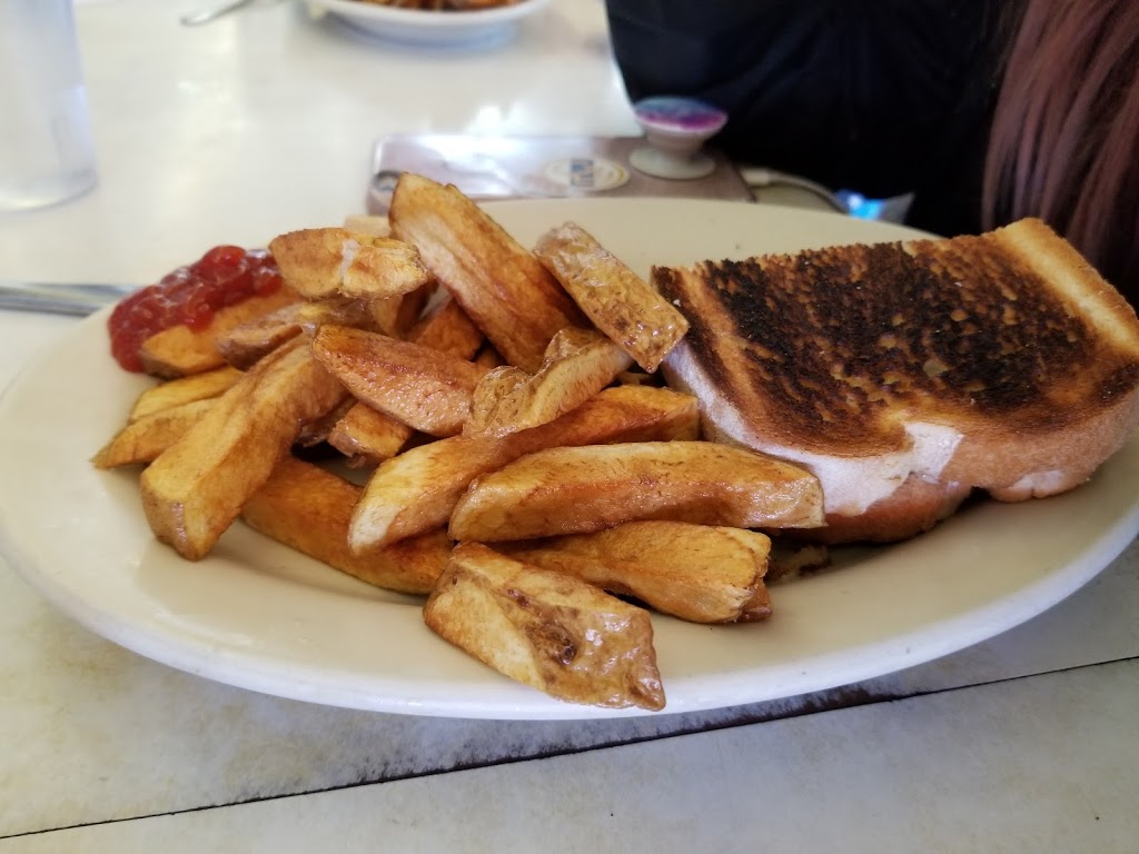 Marthas Diner | 585 T-5, Coventry, VT 05825, USA | Phone: (802) 754-6800