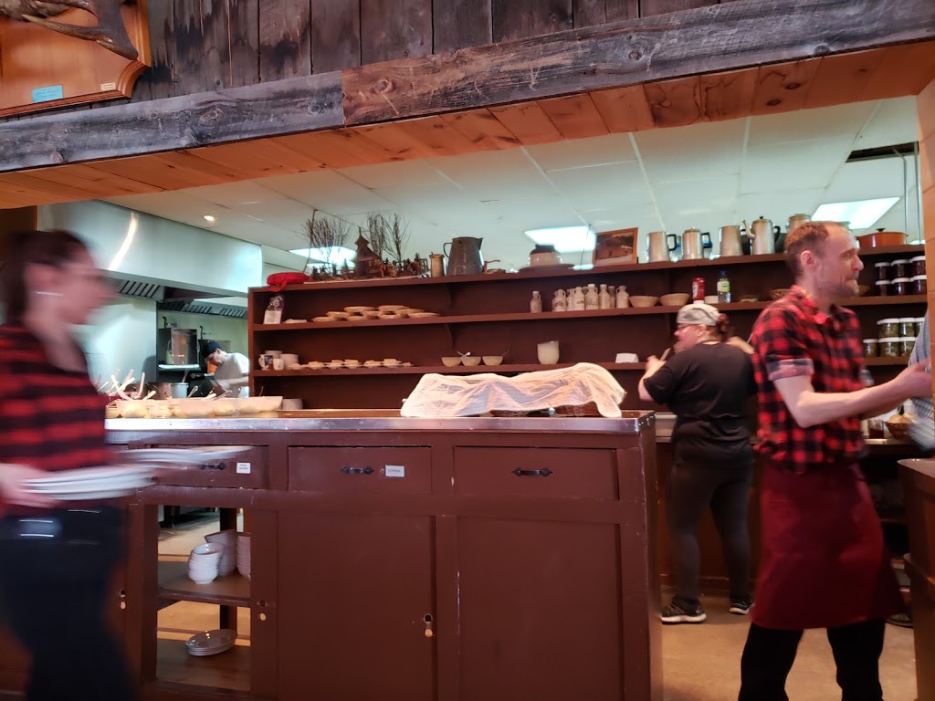 Cabane A Sucre Arthur Raymond | 444 Chemin Avila, Piedmont, QC J0R 1K0, Canada | Phone: (450) 224-2569