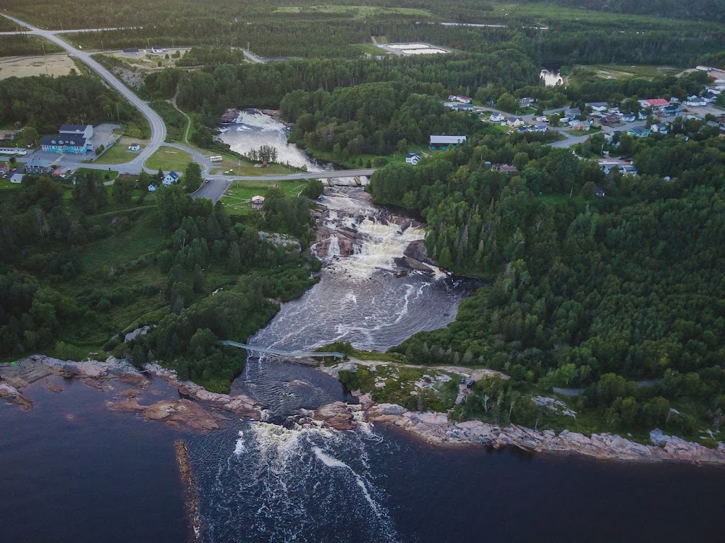 Motel de la Rivière Sault-Au-Mouton | 333 Rte 138, Longue-Rive, QC G0T 1Z0, Canada | Phone: (418) 231-2214
