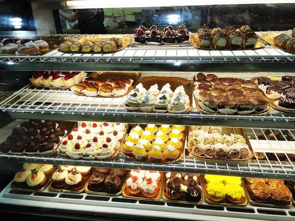 Fuda Italian Bakery | 200 Wellington St W, Barrie, ON L4N 1K9, Canada | Phone: (705) 737-3434