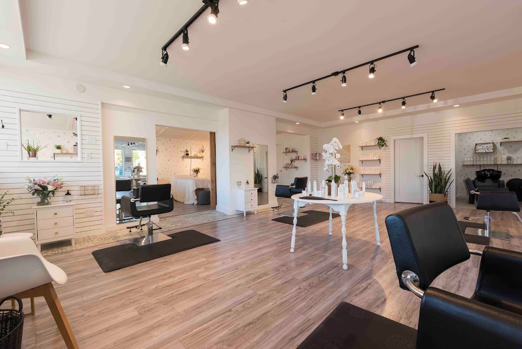 La Boutique | 2392 Beacon Ave, Sidney, BC V8L 1X3, Canada | Phone: (250) 656-7189