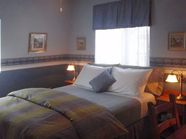 Maison Aux Pignons | 1313 Rue Saint-Louis, Saint-Laurent, QC H4L 2P4, Canada | Phone: (514) 744-3729