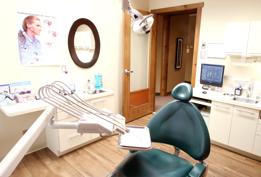 Centre Dentaire Vaillancourt | 6385 Boulevard Wilfrid-Hamel #202, LAncienne-Lorette, QC G2E 5W2, Canada | Phone: (418) 871-3535