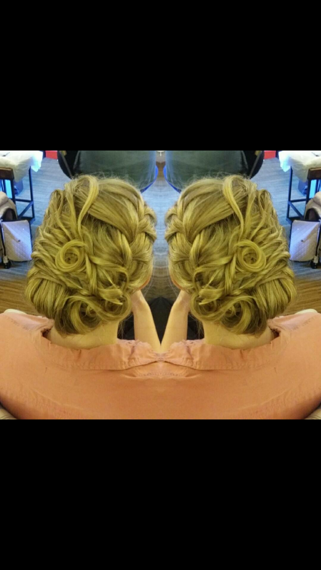 Kalos salon & Glow Bridal | 65 Willow St, Paris, ON N3L 2K8, Canada | Phone: (519) 442-2245