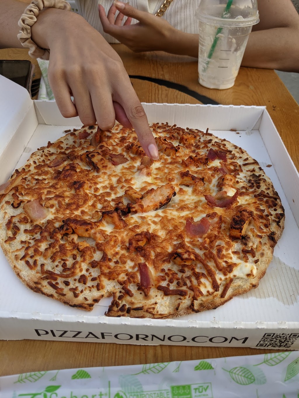 PizzaForno | 1159 Bank St, Ottawa, ON K1S 3X7, Canada | Phone: (888) 652-0957