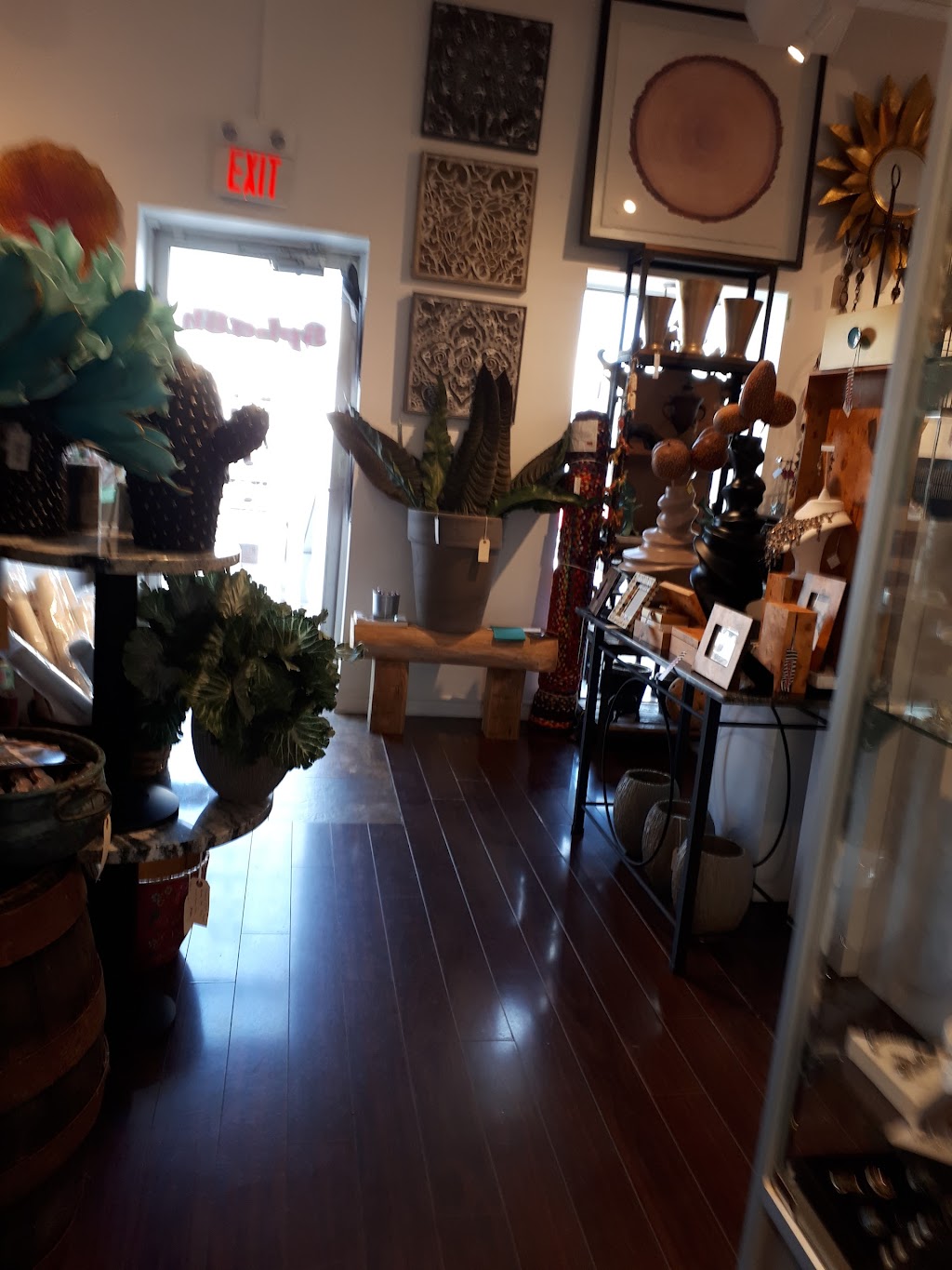 SpLaSh London | 266 Richmond St, London, ON N6B 2H7, Canada | Phone: (519) 672-7171