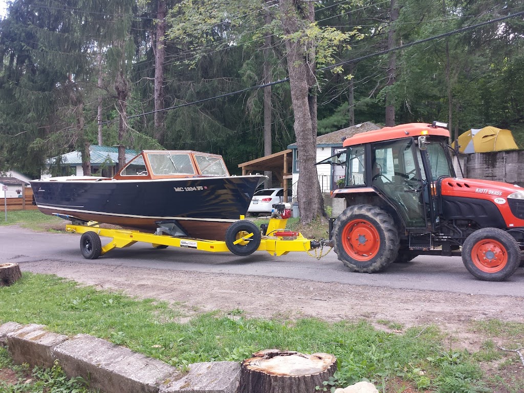 Lakeshore Landing Marina | 1072 Lakeshore Dr, Gravenhurst, ON P1P 1R2, Canada | Phone: (705) 706-2119