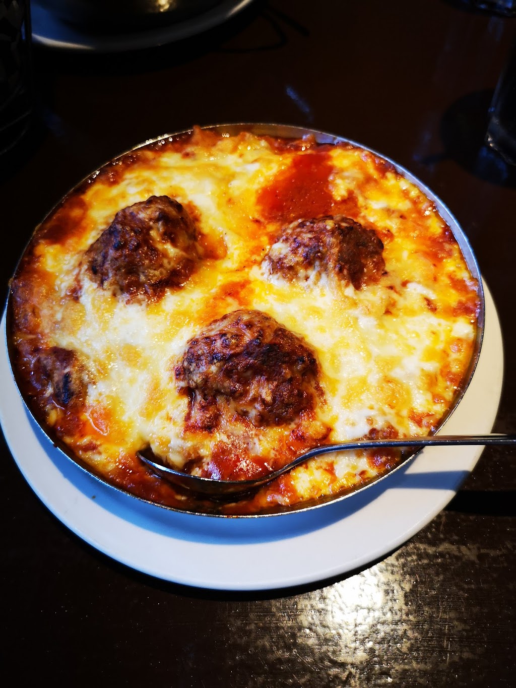 Ginos Restaurant | 431 E Columbia St, New Westminster, BC V3L 3X4, Canada | Phone: (604) 525-1071