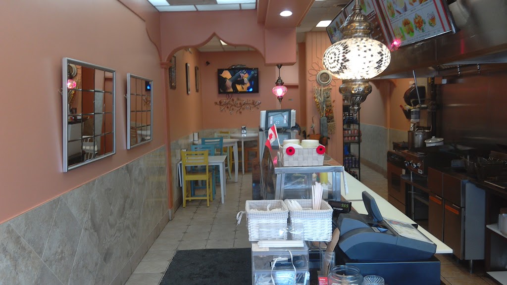 Phillips Shawarma | 465 Phillip St, Waterloo, ON N2L 6C7, Canada | Phone: (519) 880-0303