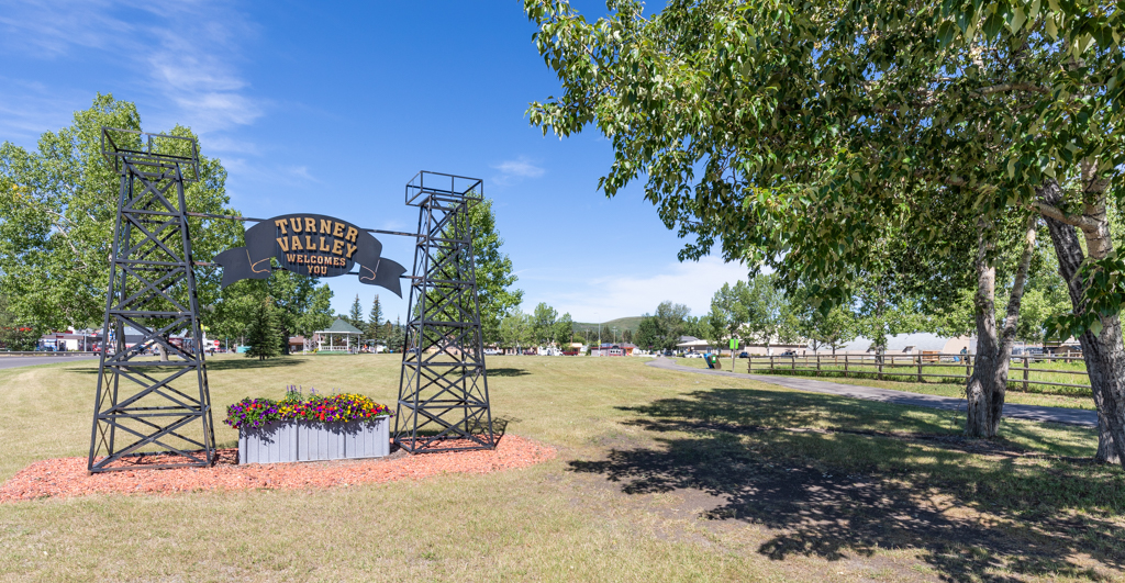 Sarah Michel Realtor Century 21 | 31 Southridge Dr 1- 199, Okotoks, AB T1S 2N3, Canada | Phone: (587) 226-2424