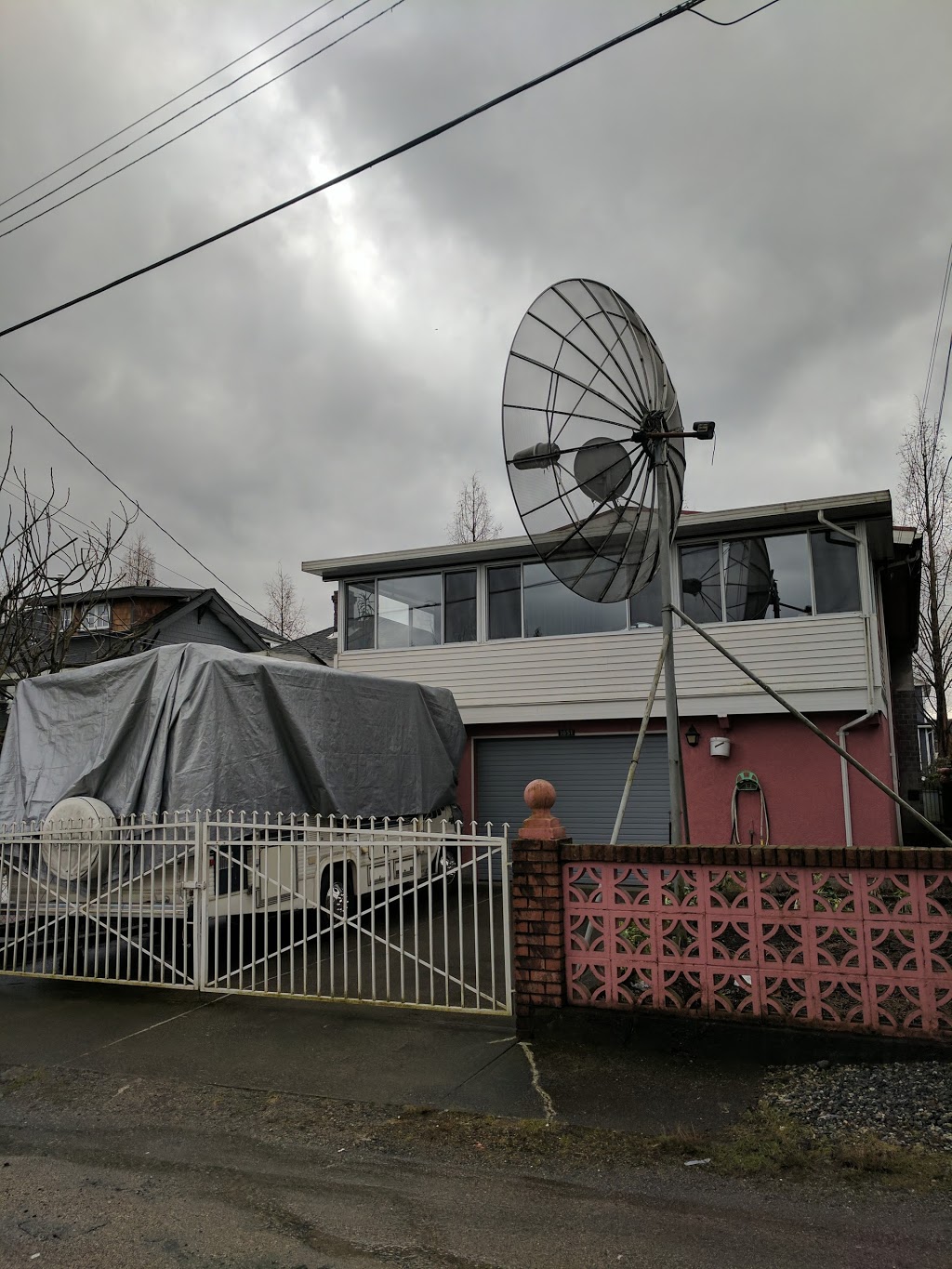 Jones Park | 5350 Commercial St, Vancouver, BC V5P 3N3, Canada | Phone: (604) 873-7000