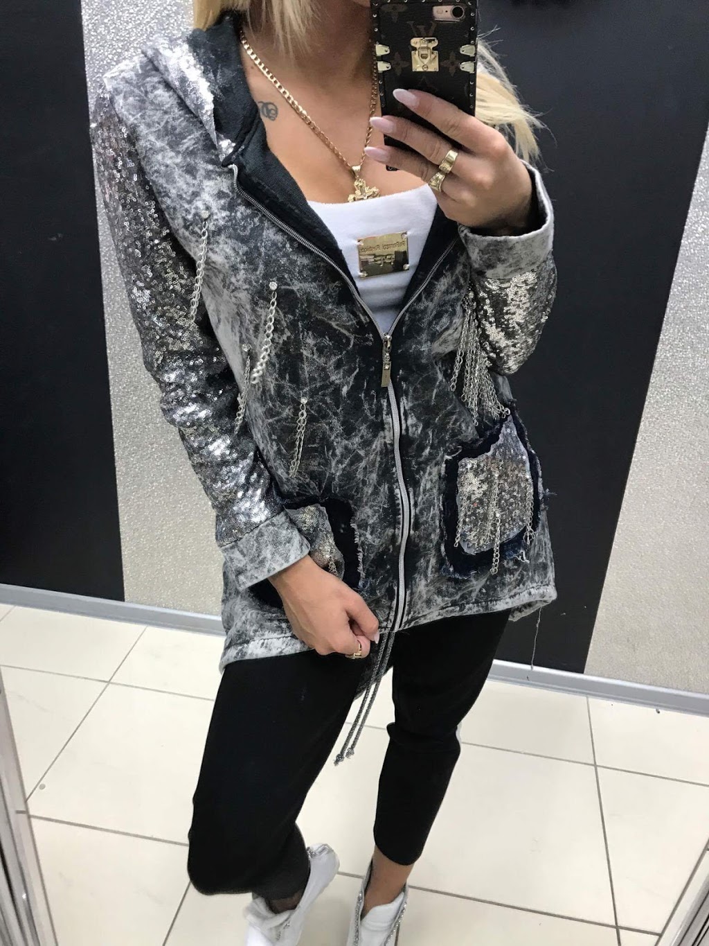 5th Avenue Fashion with Passion | 377 Burnhamthorpe Rd E #30, Mississauga, ON L5A 3Y1, Canada | Phone: (289) 644-5451