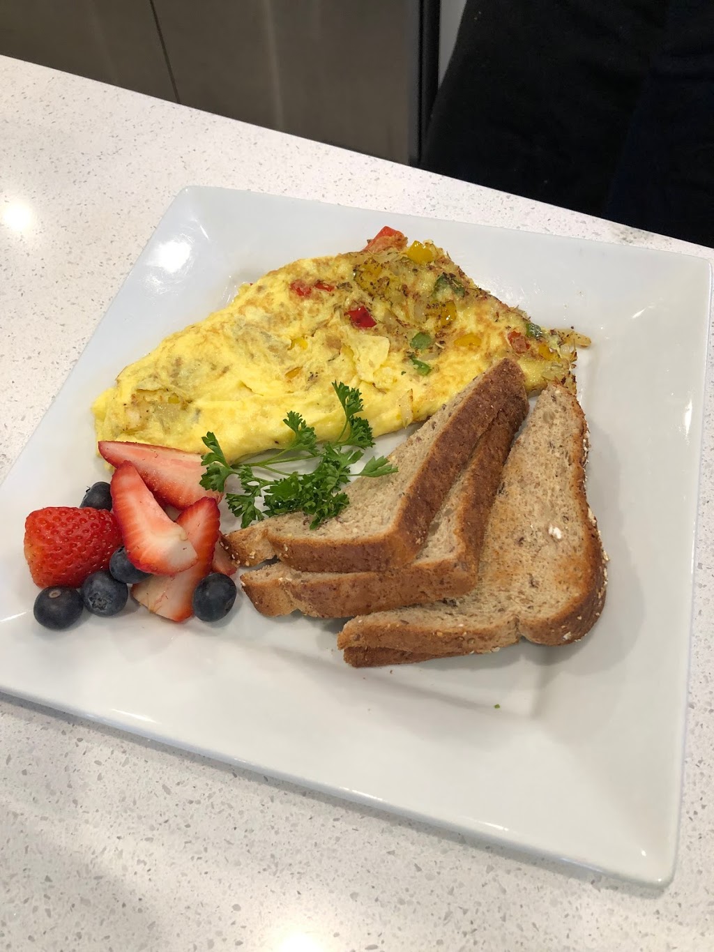 Eat Clean Healthy Grill & Juice Bar - St Albert | 3500 Tudor Glen, St. Albert, AB T8N 3V3, Canada | Phone: (587) 290-4663