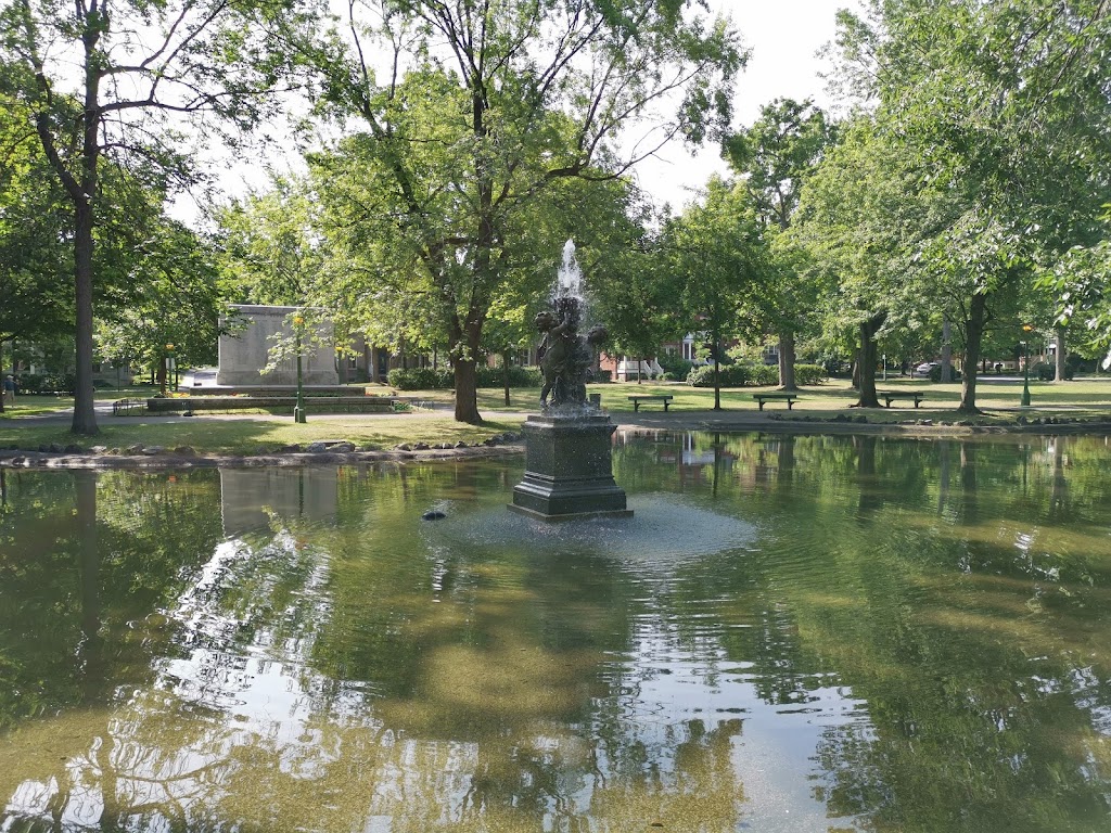 Beaubien Park (Outremont) | Av. Stuart, Montréal, QC H2V 3H1, Canada | Phone: (514) 872-0311