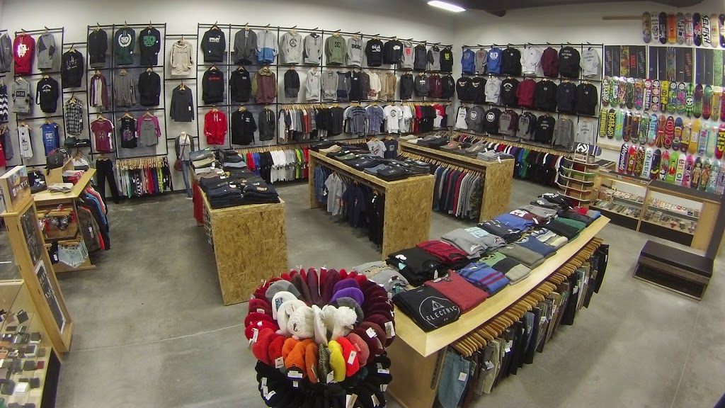 5-0 Boardshop | 1208 Rue de la Concorde, Lévis, QC G6W 0M7, Canada | Phone: (418) 834-4555