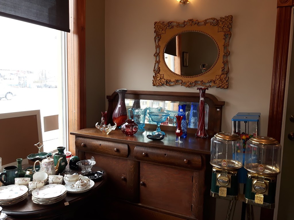Antiques & Ice Cream | 1J0, 193 Currie Rd, Dutton/Dunwich, ON N0L, Canada | Phone: (226) 268-3691