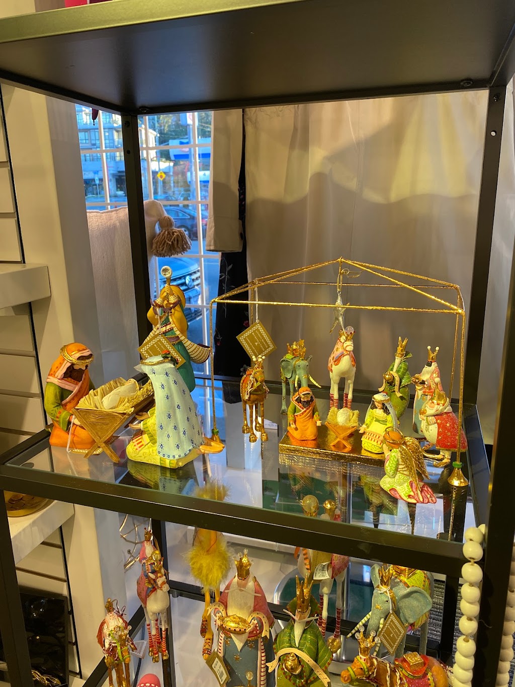 Pizazz Gifts | 3131 Edgemont Blvd, North Vancouver, BC V7R 2N7, Canada | Phone: (778) 340-7660
