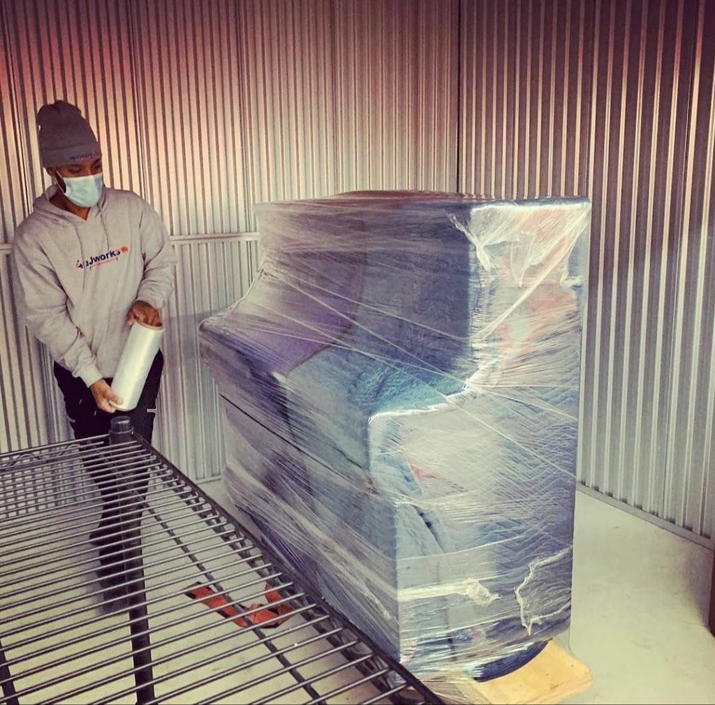 4uJworks Moving Company Inc | 19 Troutbeck Ave, Scarborough, ON M1B 4K6, Canada | Phone: (647) 800-6624