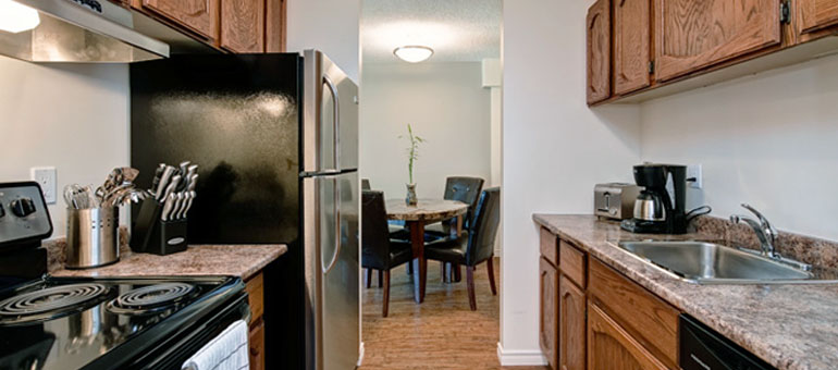 Woodlands Manor | 1825 Woodview Dr SW, Calgary, AB T2W 3X3, Canada | Phone: (587) 441-0841