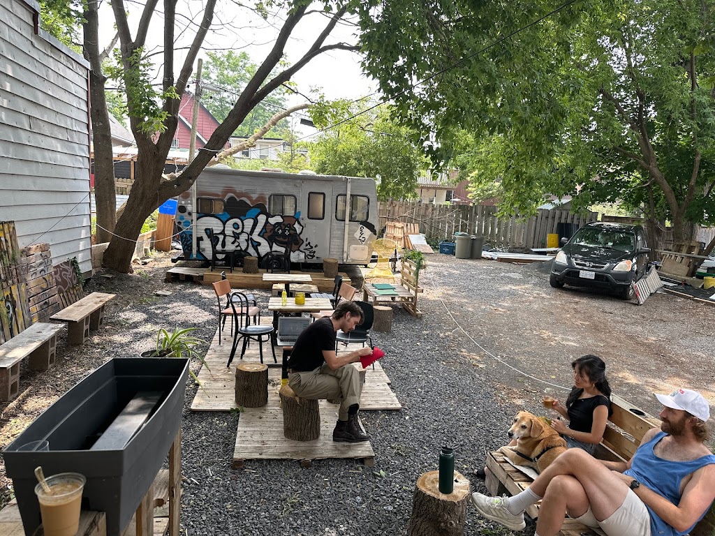 5:2:8 Creative Coffee Collective | 642 Somerset St W, Ottawa, ON K1R 5K4, Canada | Phone: (613) 276-8258