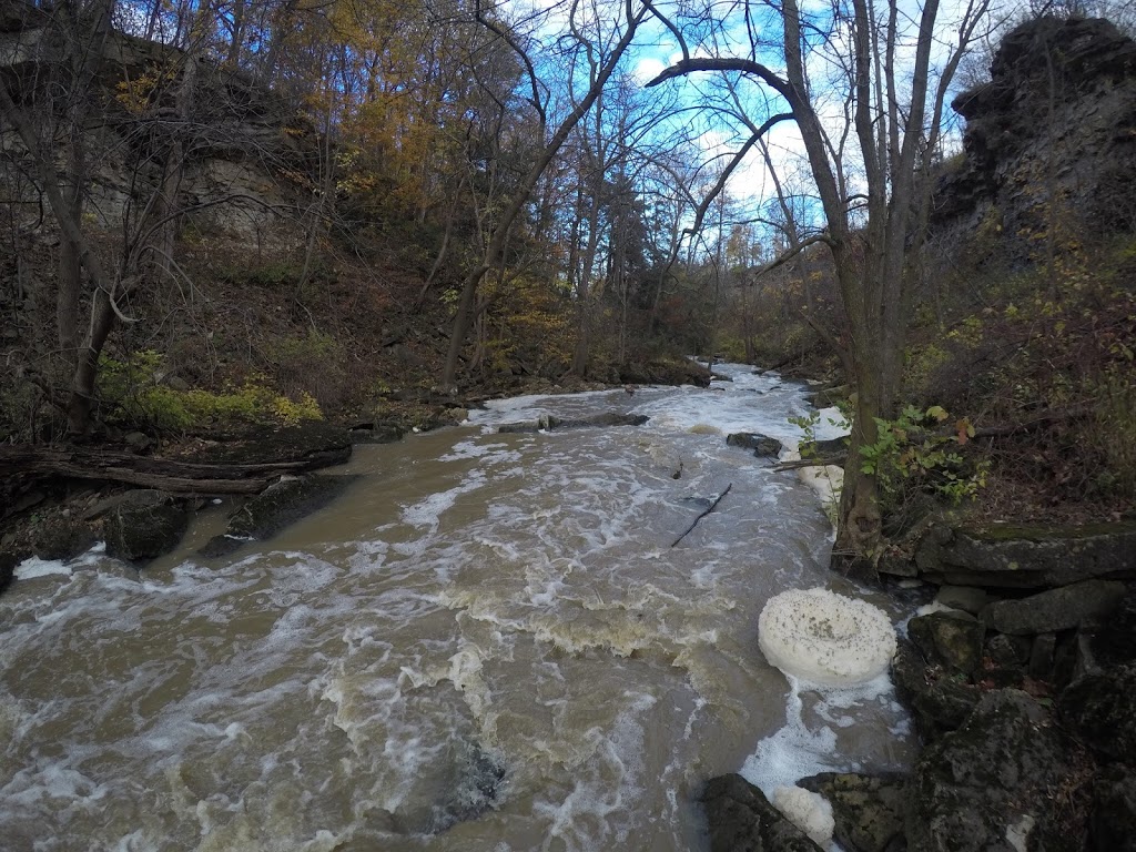 Beamer Falls (overlook parking lot) | 121 Ridge Rd W, Grimsby, ON L3M 4E7, Canada