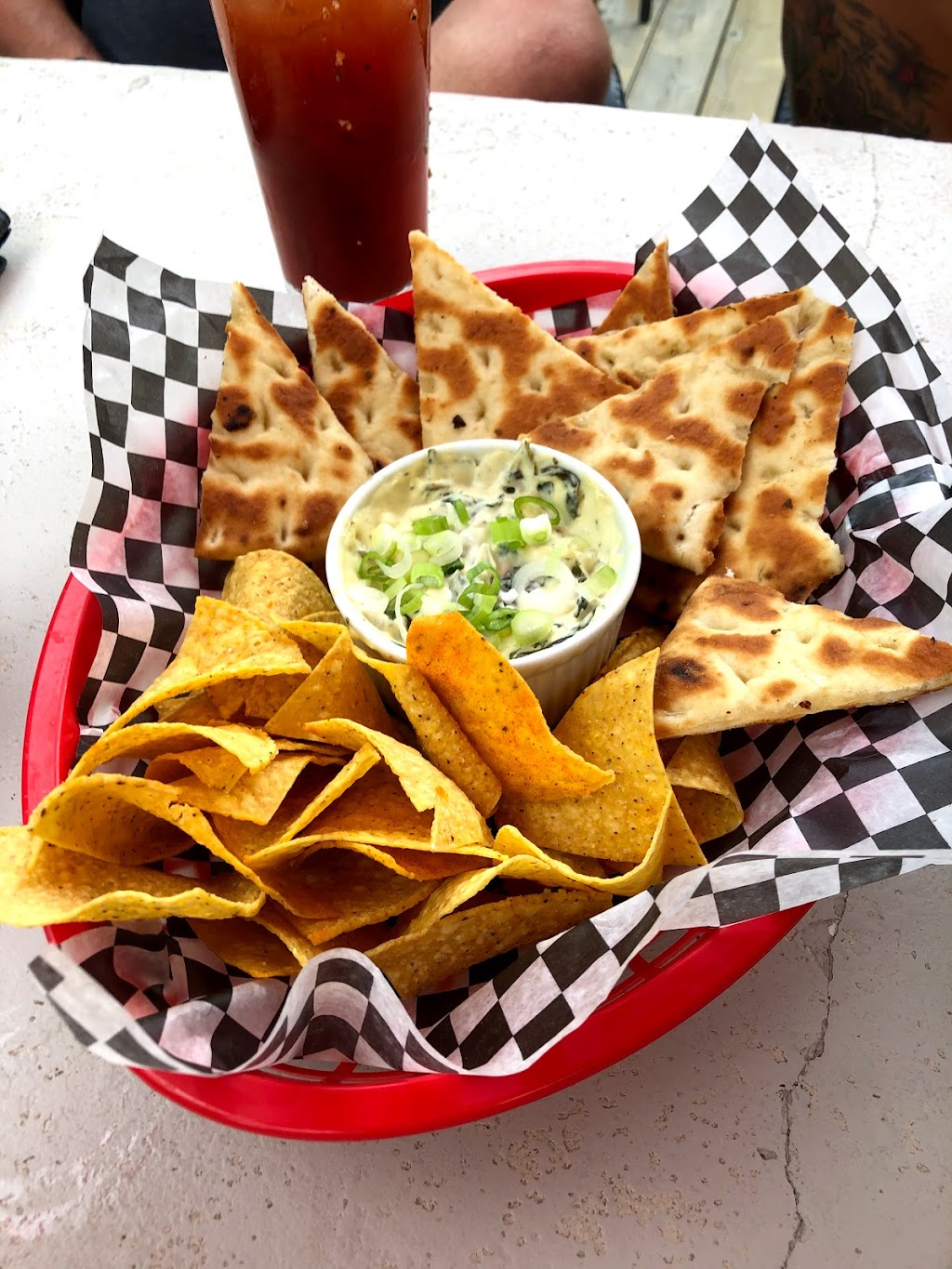 Chiefs Pub & Eatery | 4707 Lakeshore Dr, Sylvan Lake, AB T4S 1A7, Canada | Phone: (403) 887-3475
