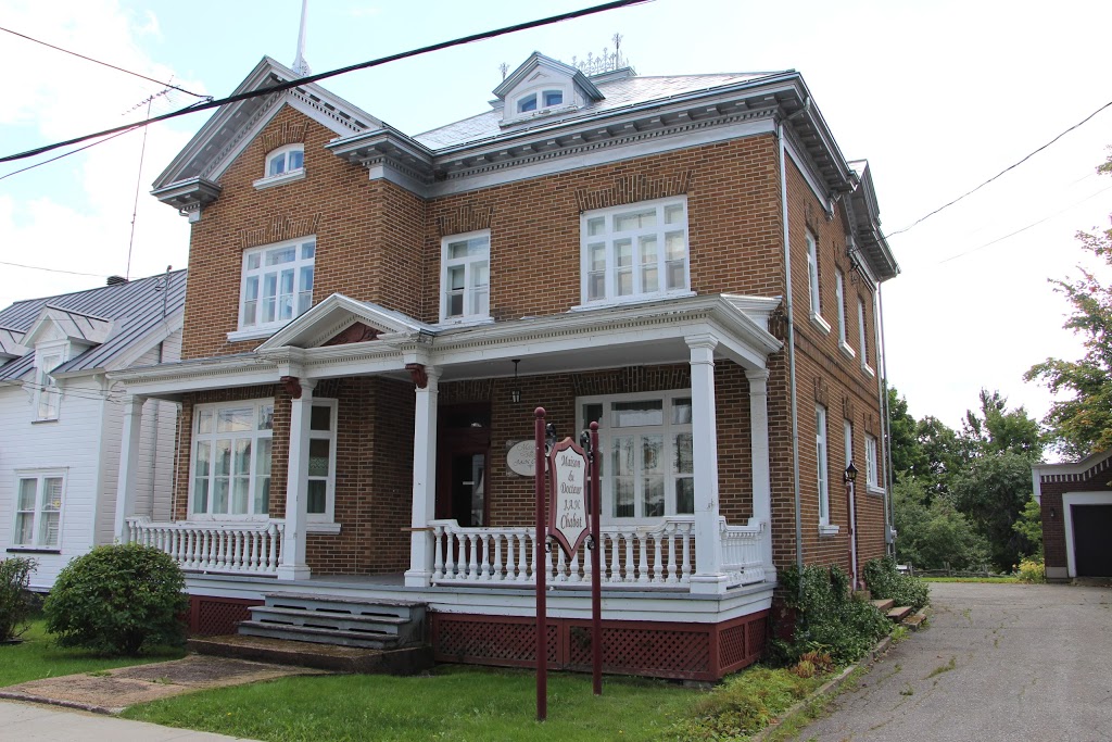 Résidence du Docteur Chabot | 108 Rue Principale, Sainte-Claire, QC G0R 2V0, Canada | Phone: (418) 651-2922