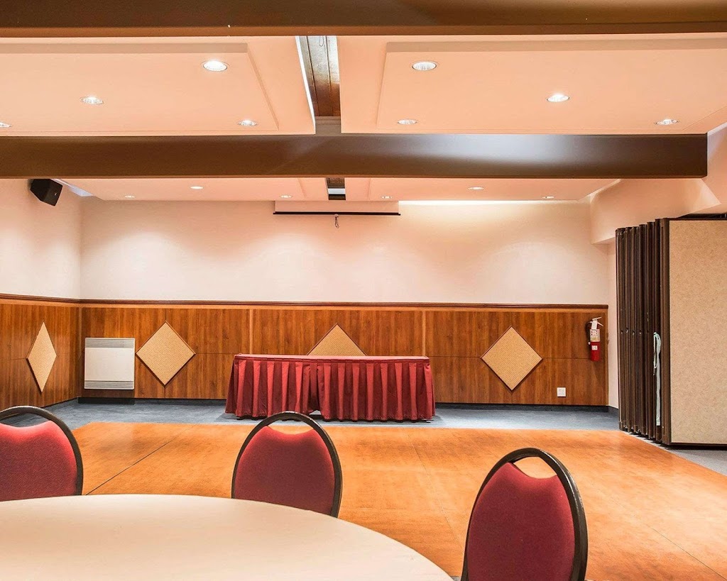 Econo Lodge | 5 QC-138, Forestville, QC G0T 1E0, Canada | Phone: (418) 587-2278