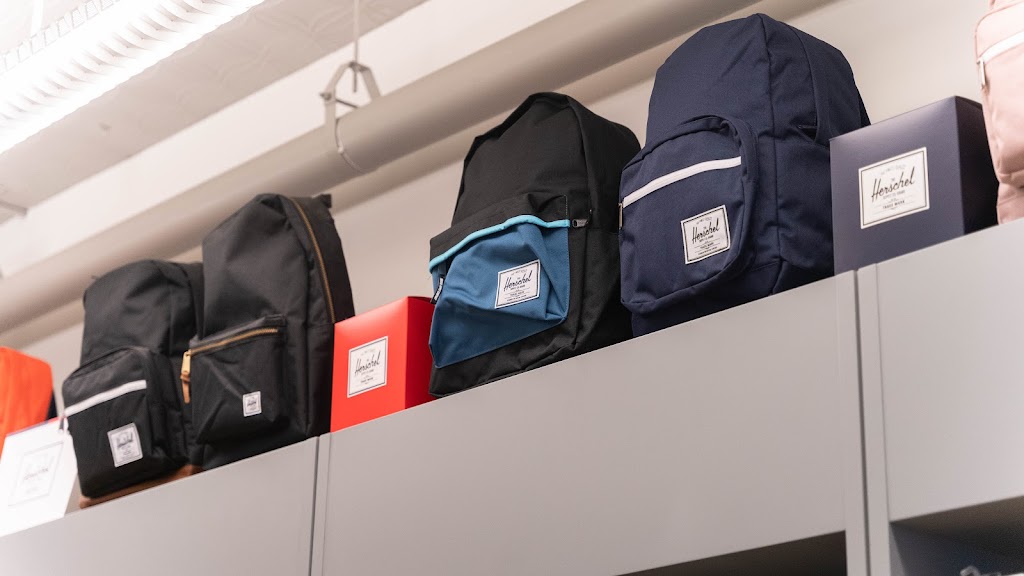 Jump+ Apple Premium Retailer (Kingston) | 272 Princess St, Kingston, ON K7L 1B5, Canada | Phone: (613) 767-6303