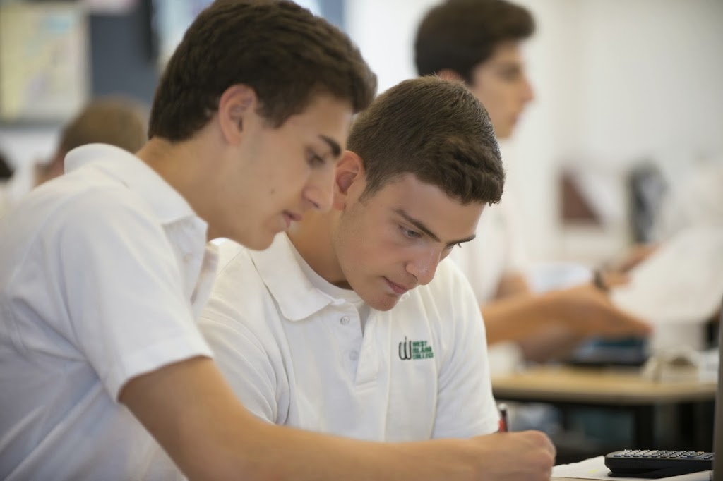West Island College | 851 Rue Tecumseh, Dollard-des-Ormeaux, QC H9B 2L2, Canada | Phone: (514) 683-4660