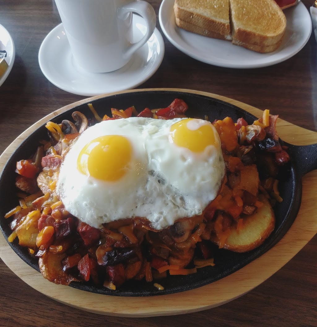 Johnny Pastramis Breakfast & Lunch | 569 Lake St, St. Catharines, ON L2N 4J1, Canada | Phone: (905) 988-1111