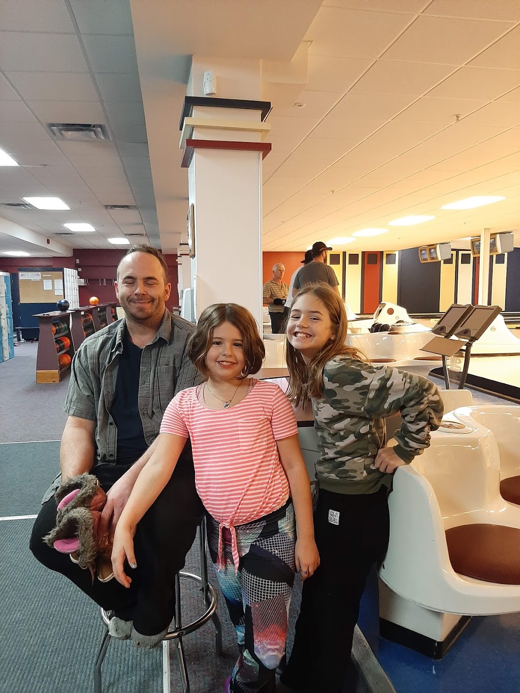 Bowling Mirabel de St-Jerome | 244 Rue Scott, Saint-Jérôme, QC J7Z 1H1, Canada | Phone: (450) 432-1757