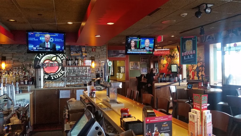 Applebees Grill + Bar | 5822 S Transit Rd, Lockport, NY 14094, USA | Phone: (716) 439-1270